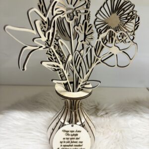 Šopek lesenih rož z vazo